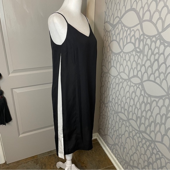 Kaari Blue Size XS Dress Black White Spaghetti Strips Sleeveless - Picture 6 of 7